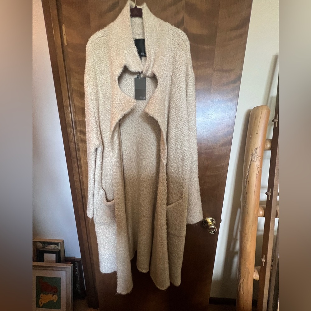 Beautiful sweater! large